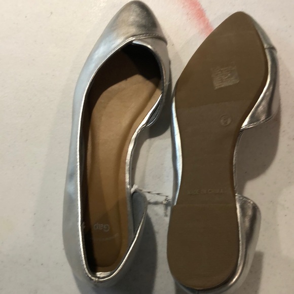 Flats - Picture 2 of 3